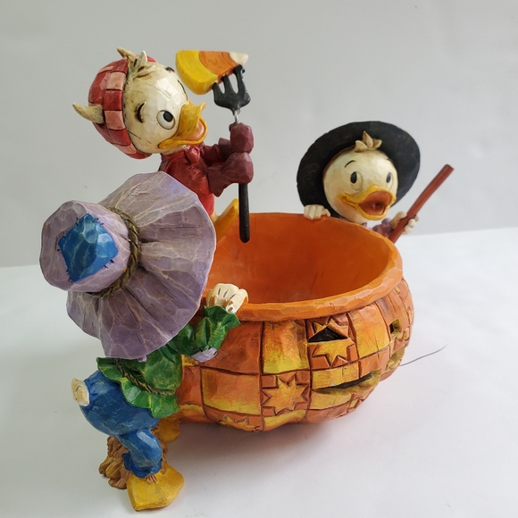 Walt Disney Showcase Collection - Picture 10 of 16